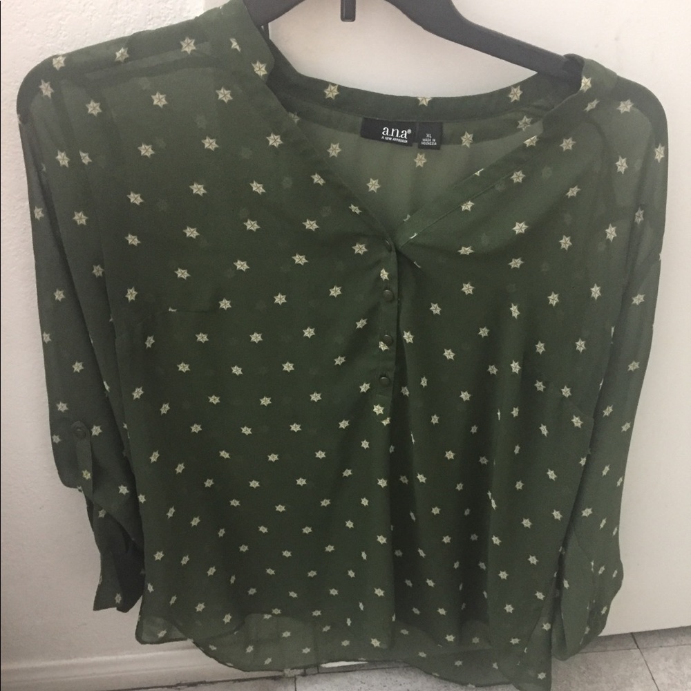 Super cute Ana top